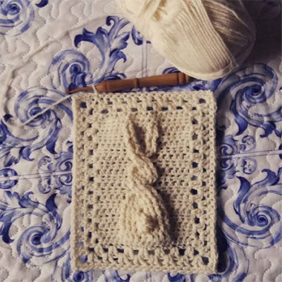 096 Bunny Cable Blanket