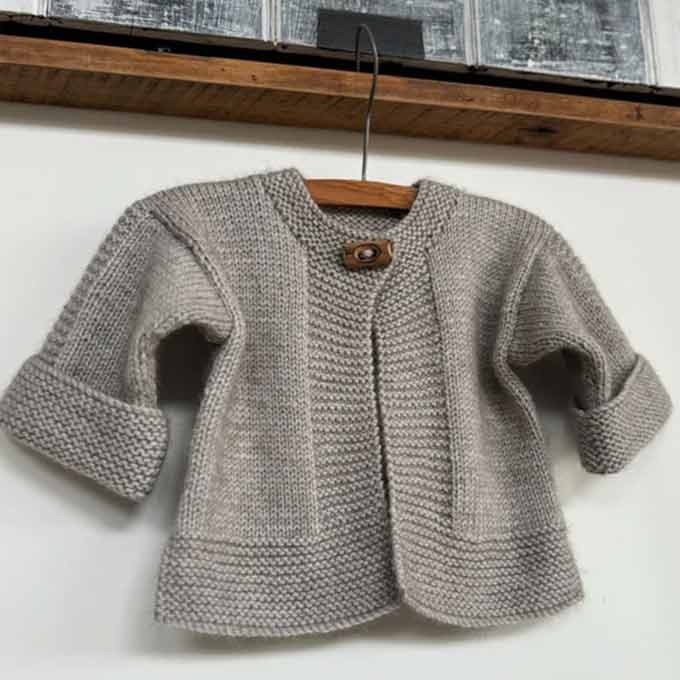 Mio Jacket & Hat 8ply