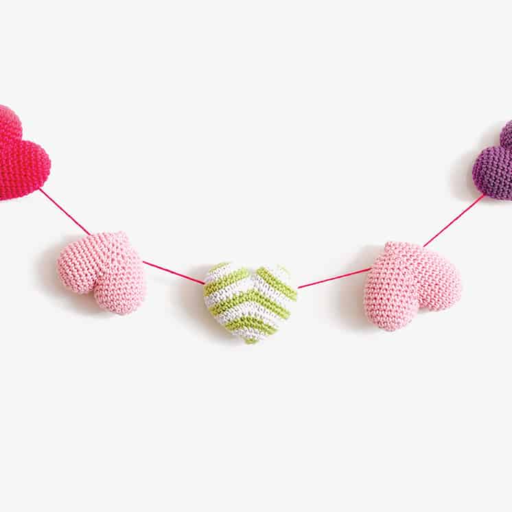 Happy Cotton Book 4 Amigurumi - Seasonal Bunting