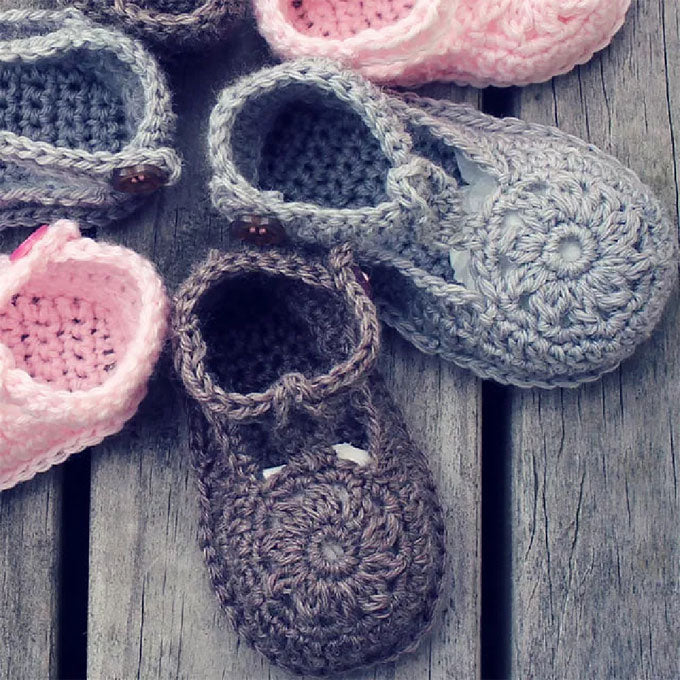 006 Flower Motif Baby Shoes