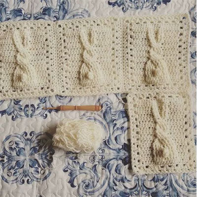 096 Bunny Cable Blanket