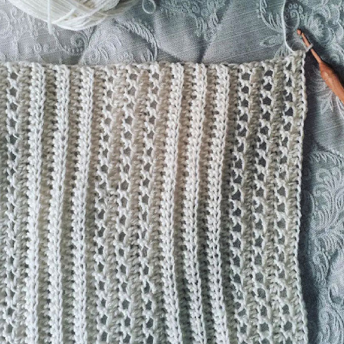 100 Openwork Knit-Look Blanket