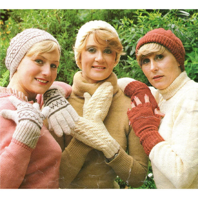 907 Mittens Gloves and Hat